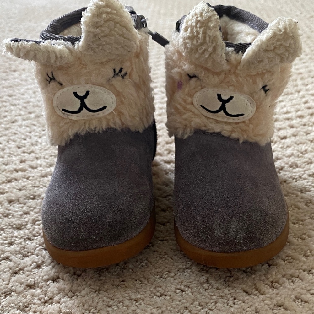Adorable toddler boots by Ugg, size 7